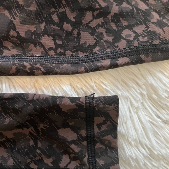 SOLD Lululemon wunder under high rise tight - Picture 5 of 6